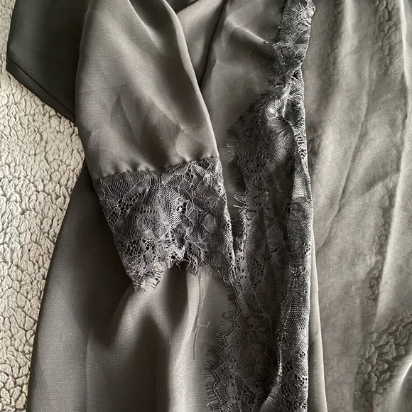 PRETTY LITTLE THING - Black Lace Robe - Picture 4 of 5